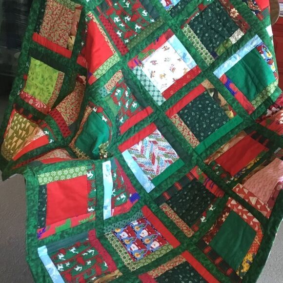 NWOT Handmade Holiday Quilt - Picture 12 of 13